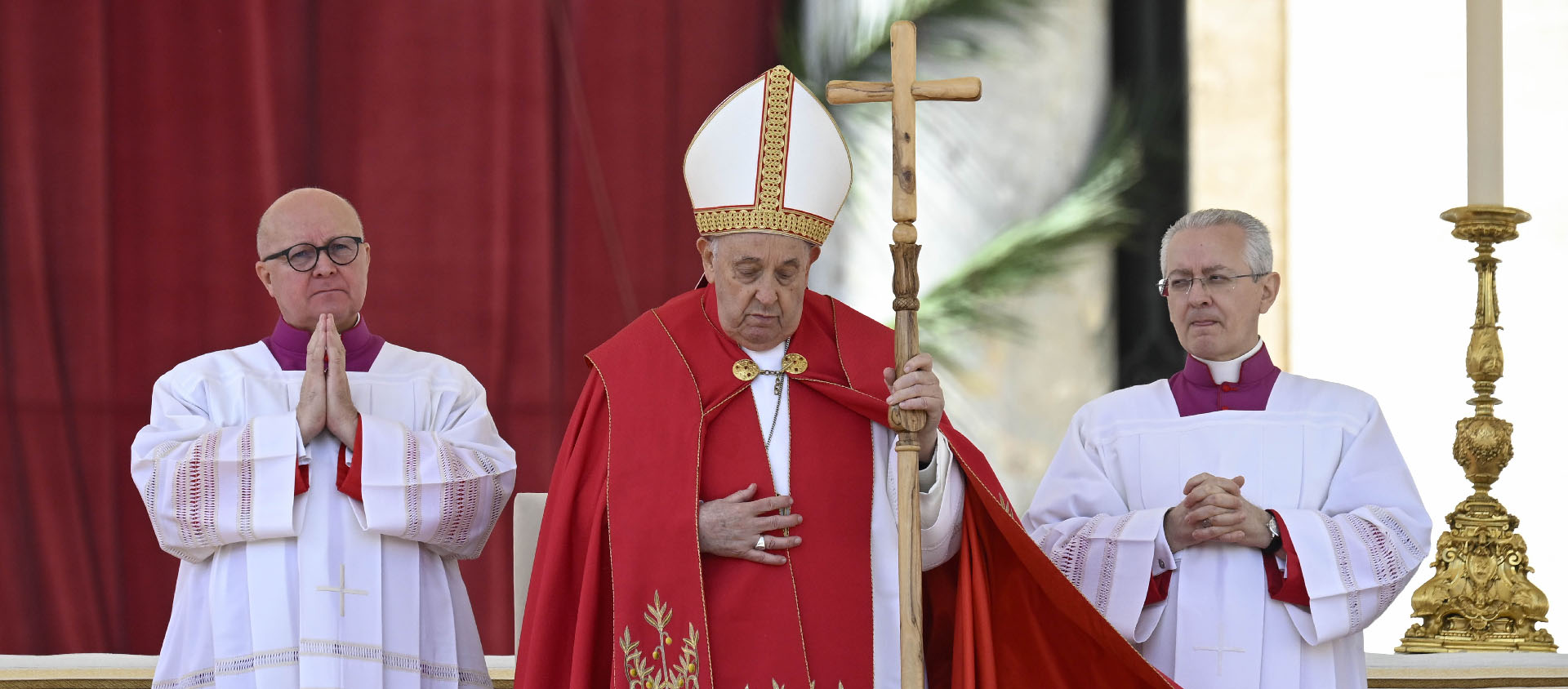 Contre toute attente, le pape n’a pas prononcé son homélie, laissant la place Saint-Pierre dans un long silence avant que le cours de la liturgie ne reprenne | © Vatican Media
