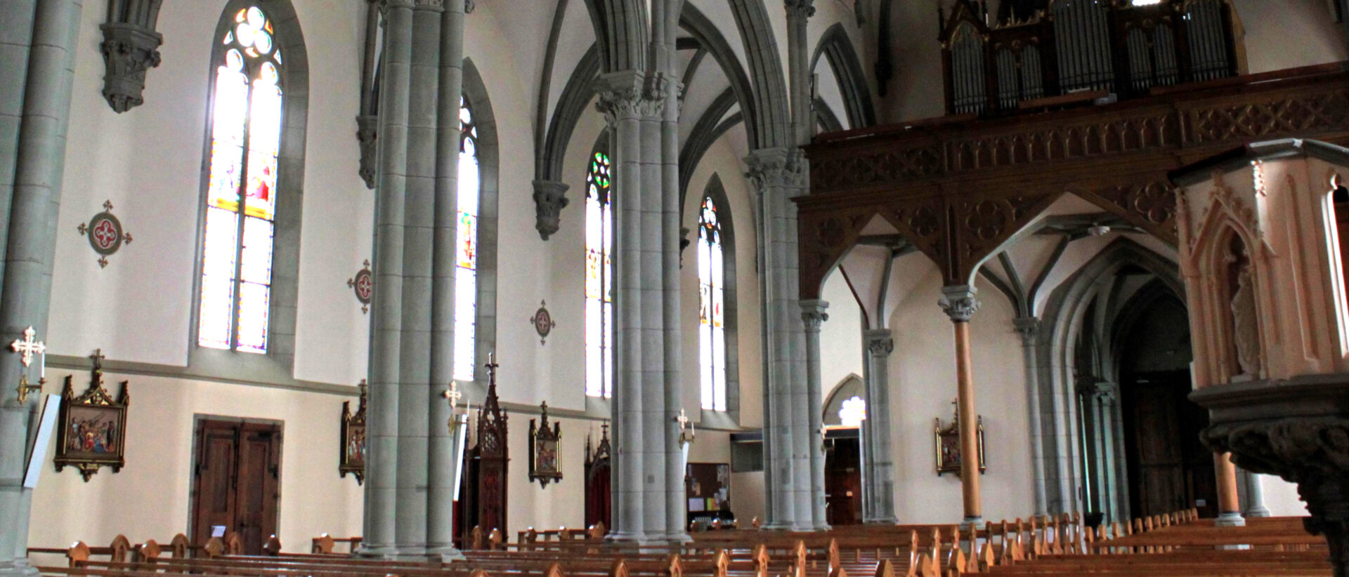 L'intérieur de l'église de Châtel-Saint-Denis (FR) | © Odrade123/Wikimedia Commons/CC BY-SA 4.0