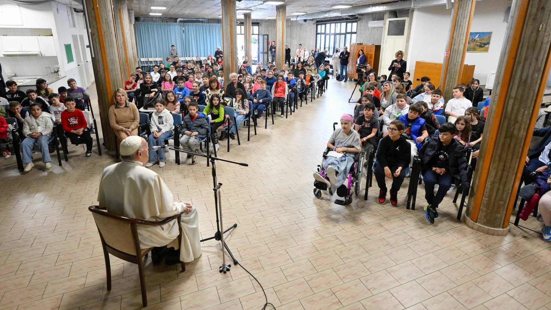 Le pape François a rencontré les enfants d'une paroisse romaine | ©Vatican Media