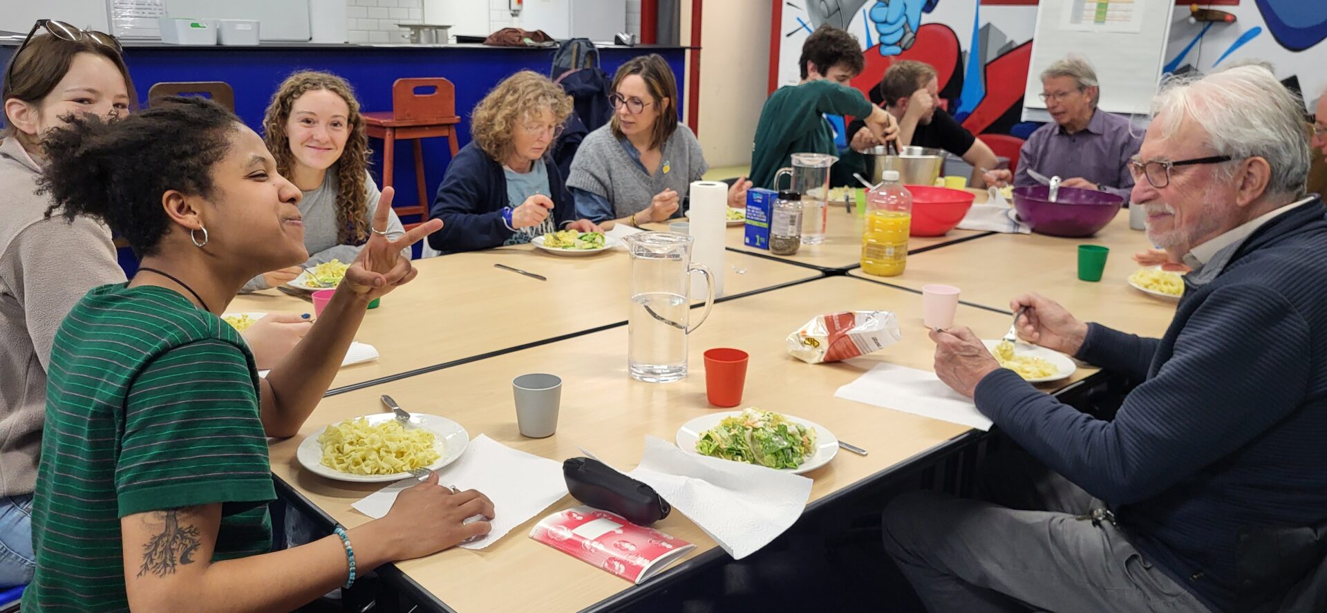 Le partage du repas, de l'atelier Dans les rues de Genève, sur les traces du roi Salomon | © Lucienne Bittar