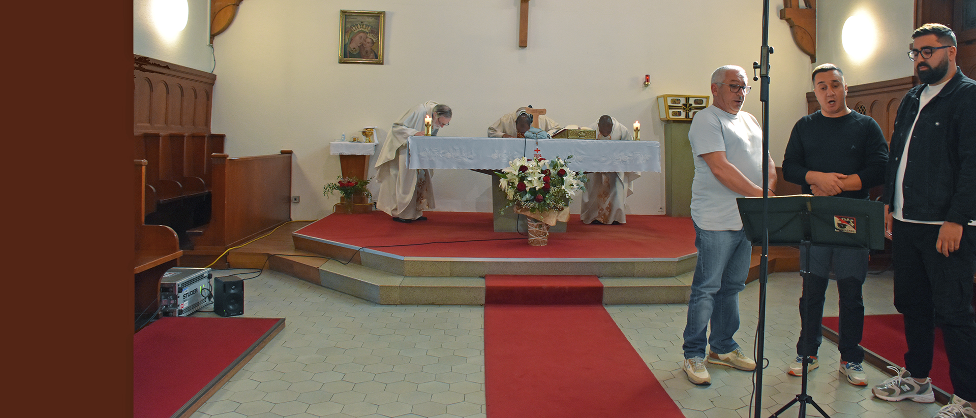 'I Campagnoli' à l'œuvre pour la messe radiodiffusée à la chapelle de St-Justin, à Fribourg, le 26 mai 2024 | © Grégory Roth