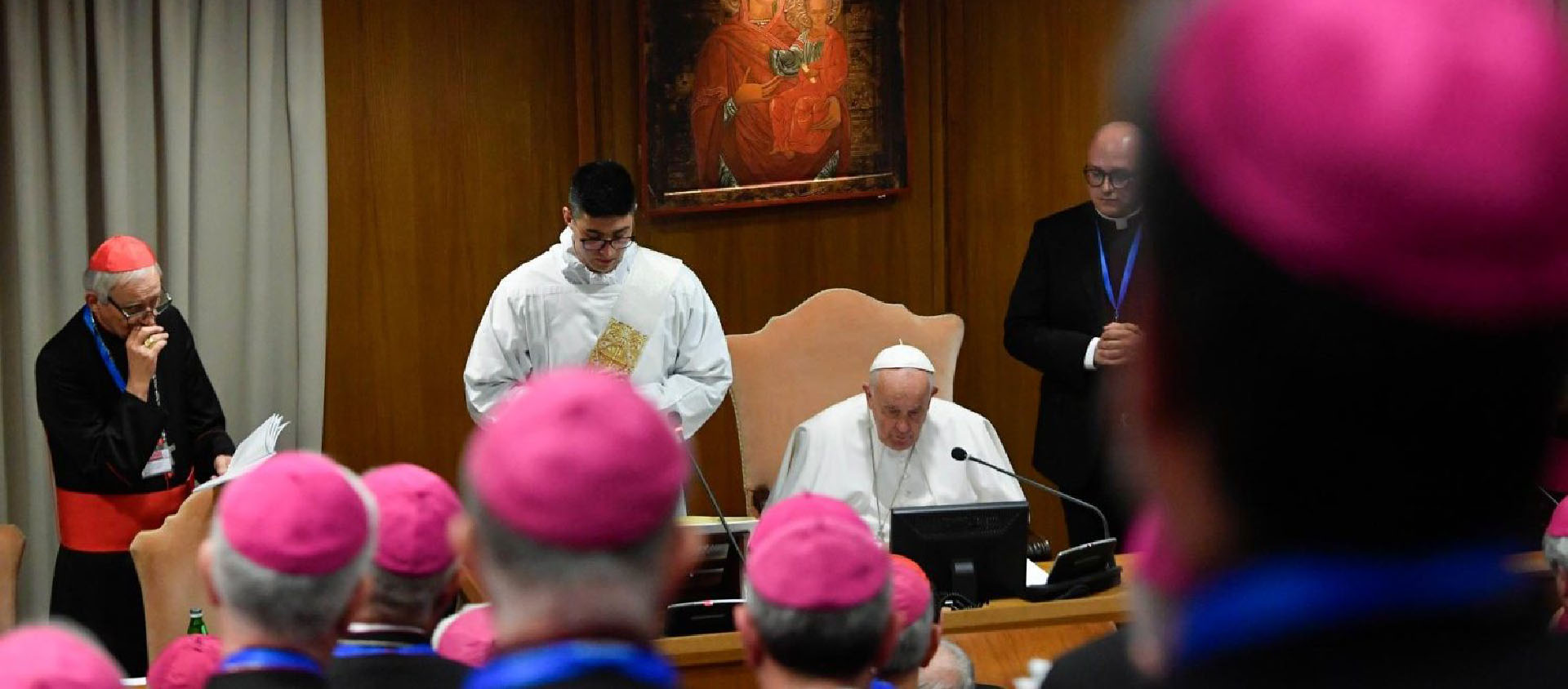 Le pape, ici lors de la réunion du 20 mai à huis clos avec les évêques italiens, a présenté ses excuses après l'utilisation d'un terme vulgaire pour désigner les homosexuels | © Vatican Media