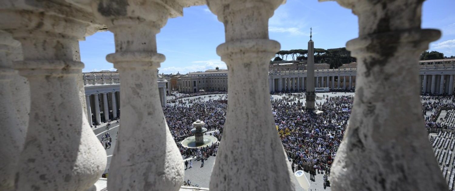 La foule sur la Place St-Pierre, à l'occasion de la prière du Regina Caeli | © Vatican Media
