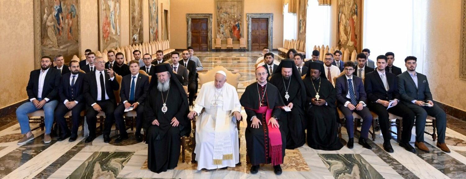 La délégation du Collège théologique d'Athènes reçue par le pape François, le 16 mai 2024 | © Vatican Media