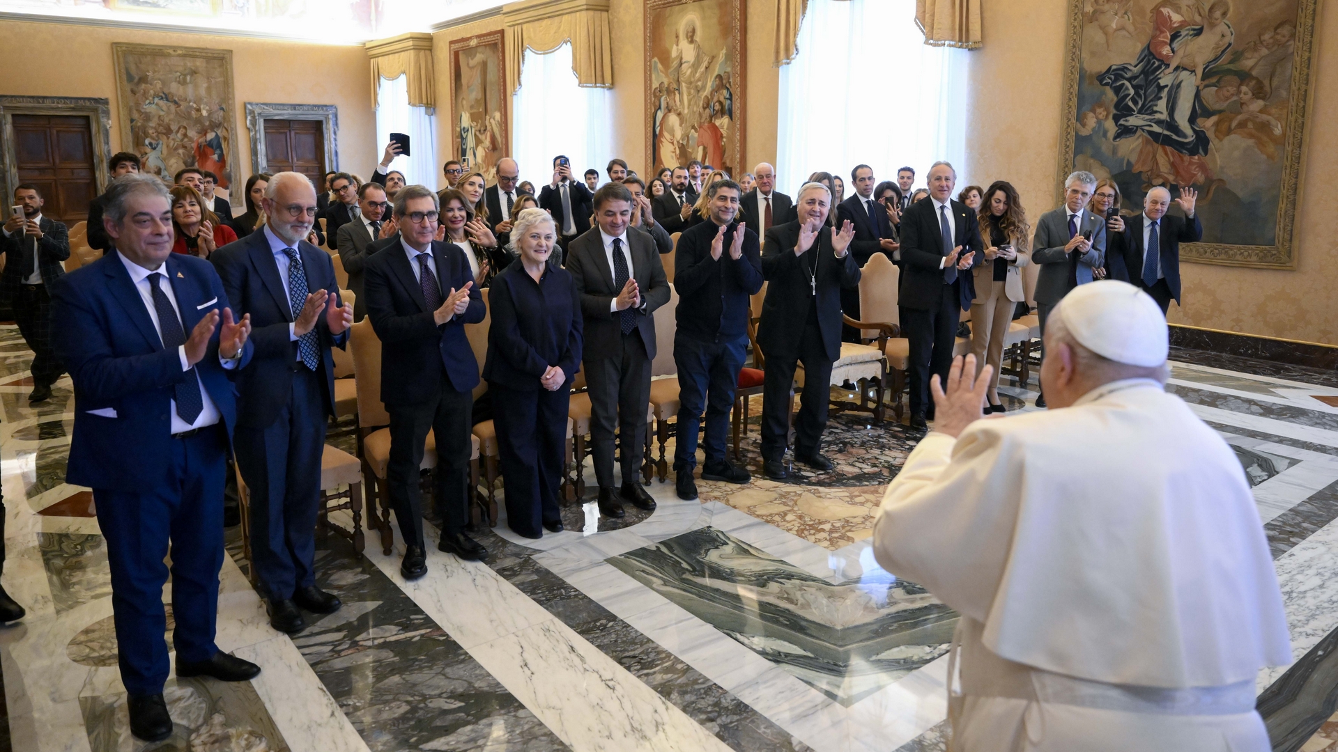 Le pape reçu une délégation du département d’odontologie – médecine dentaire – de l’université de Naples Federico II | Vatican Media