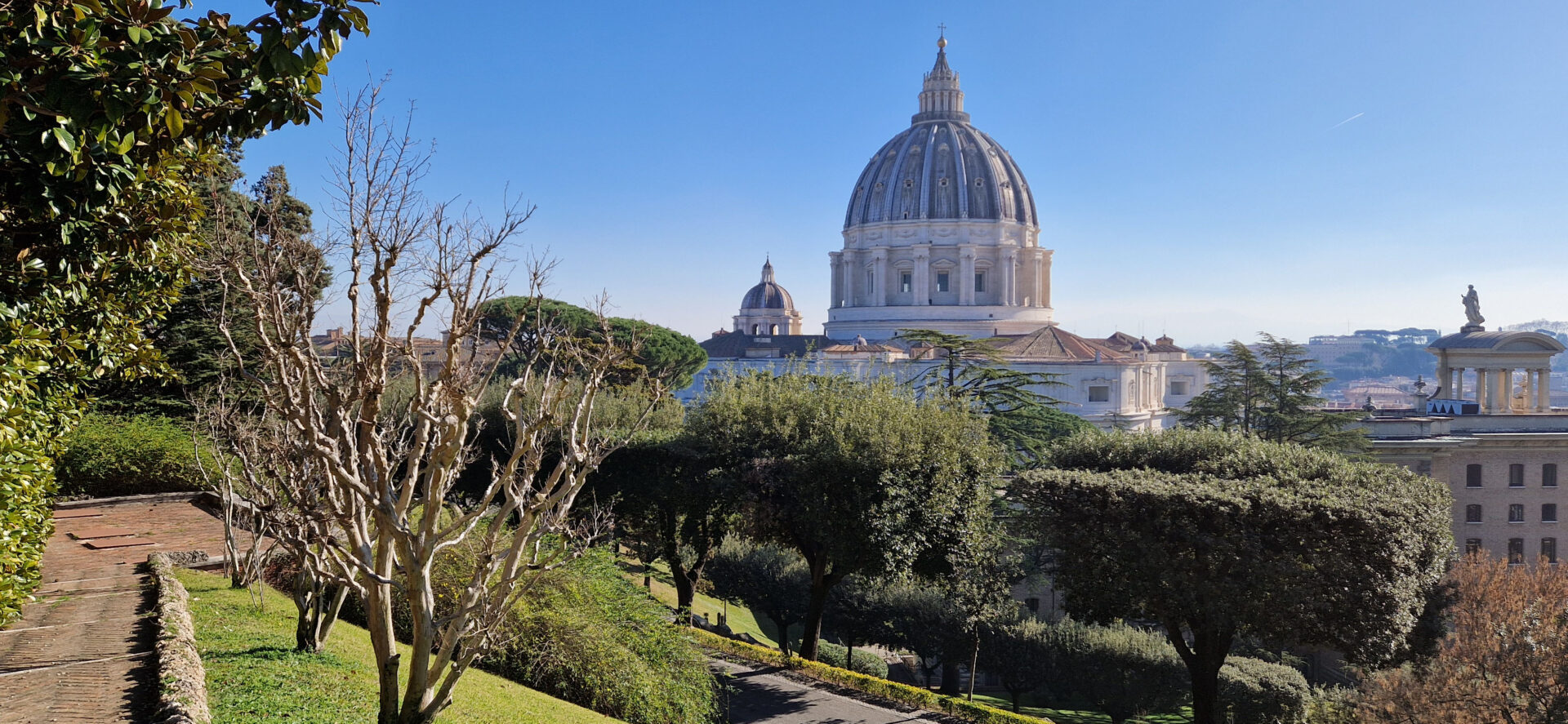 Rome le 25 janvier 2025. La basilique Saint-Pierre vue des jardins du Vatican | © Bernard Hallet
