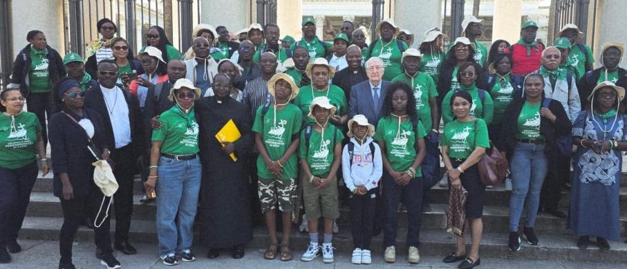 Pèlerins africains devant Saint-Paul-hors-les-murs  | © Ambassade du Cameroun près le Saint-Siège