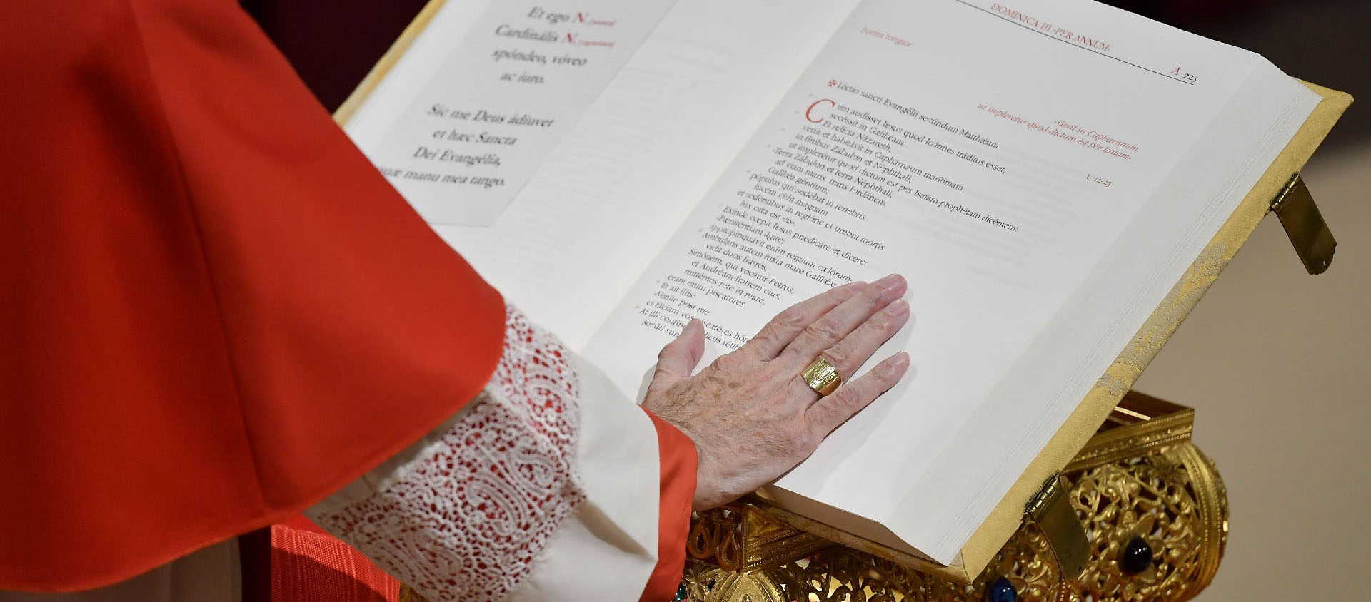 Un à un, les 133 cardinaux ont prêté serment de garder le secret sur l'Evangile | © Vatican Media