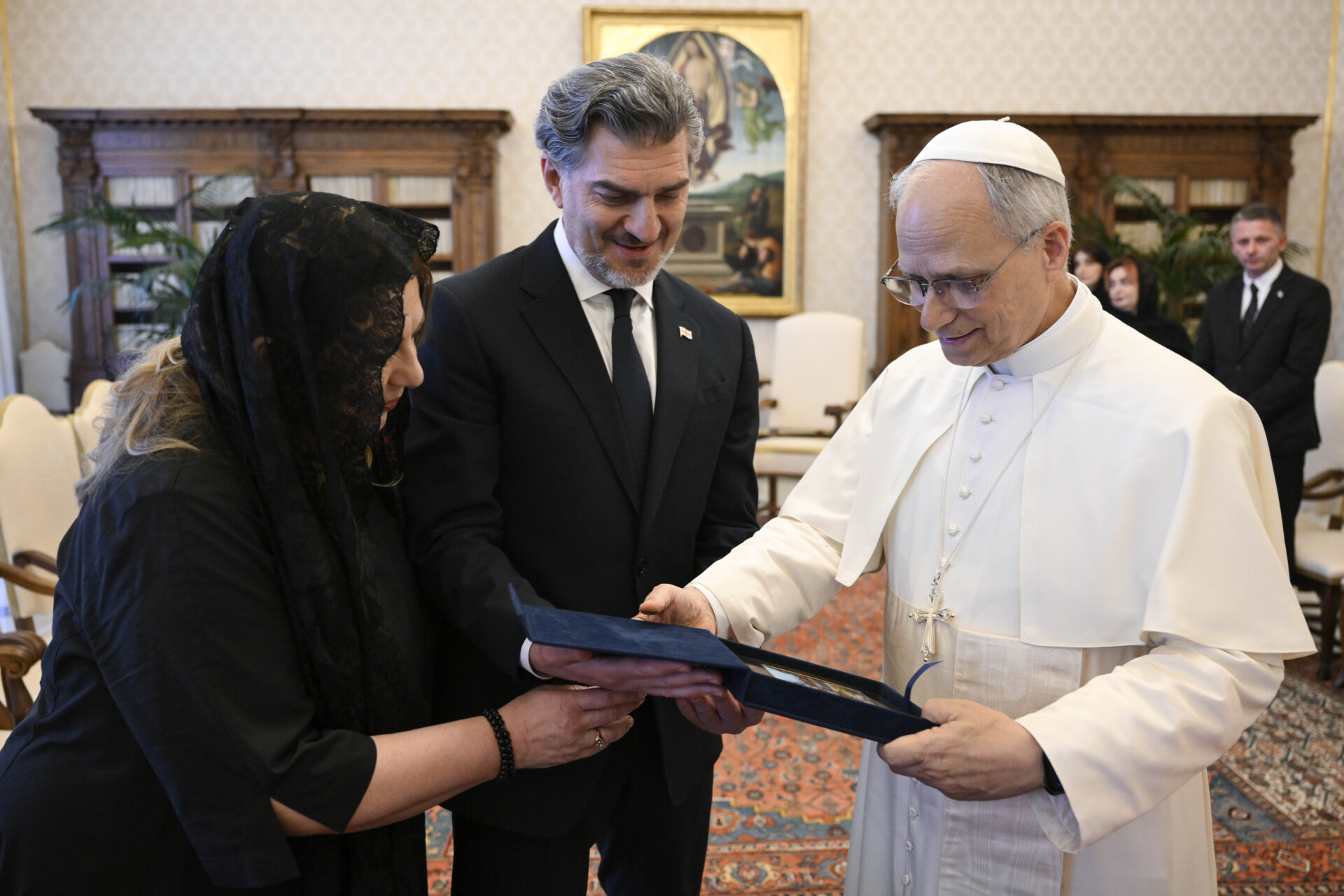 Le pape Léon XIV  reçoit Mikheil Kavelashvili, président de la Géorgie | © Vatican Media
