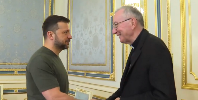 Secrétaire d’État du Saint-Siège, Mgr Parolin avait rencontré en Ukraine le président Zelensky le 23 juillet 2024 | © X@ZelenskyyUa