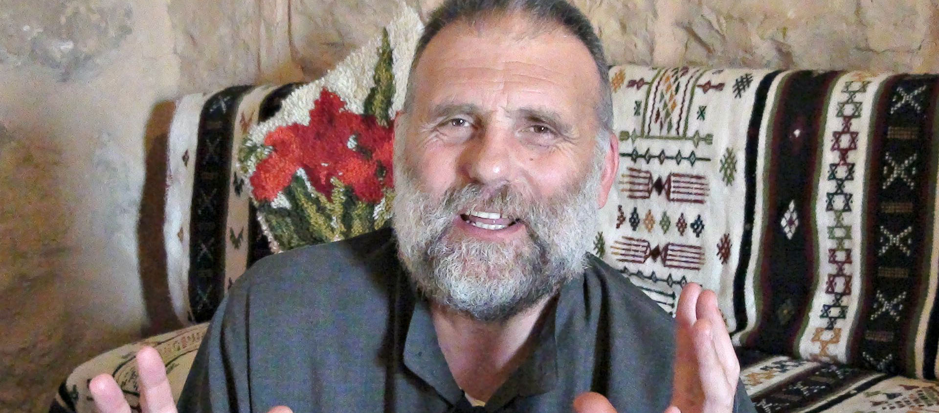 Des rumeurs indiquent que le corps du Père jésuite Paolo Dall'Oglio a été retrouvé. Des affirmations hâtives selon le cardinal Zenari | Patrick Garety et Olivia Crellin/Wikimedia Commons/CC BY-SA 3.0
