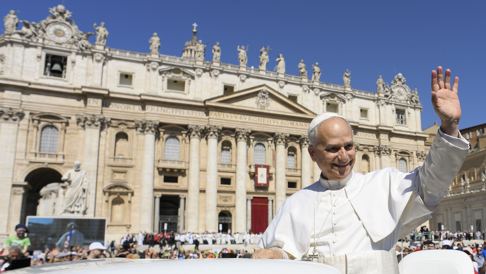 Le pape Léon XIV sur la papamobile | © Vatican Media