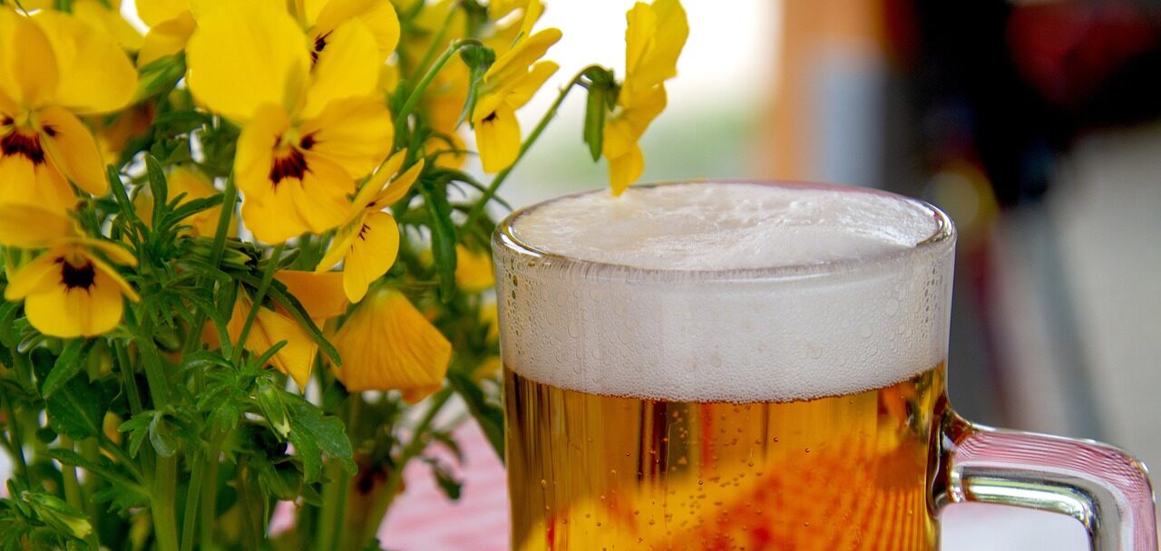 La nouvelle bière de l'évêque est blanche et s'appelle "Or et mousse" | photo d'illustration © Pixabay