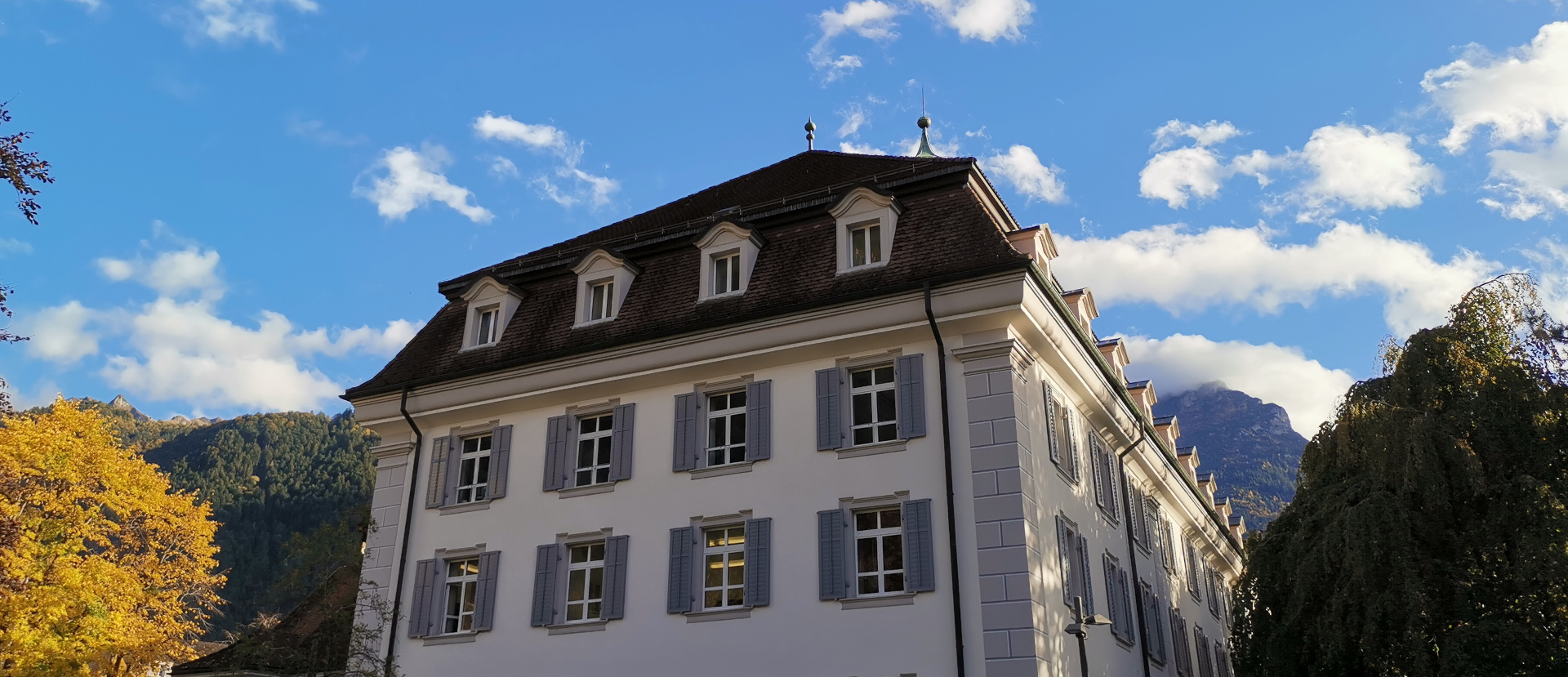 Le bâtiment principal du Collège Karl Borromäus d'Altdorf (Uri) | © DR