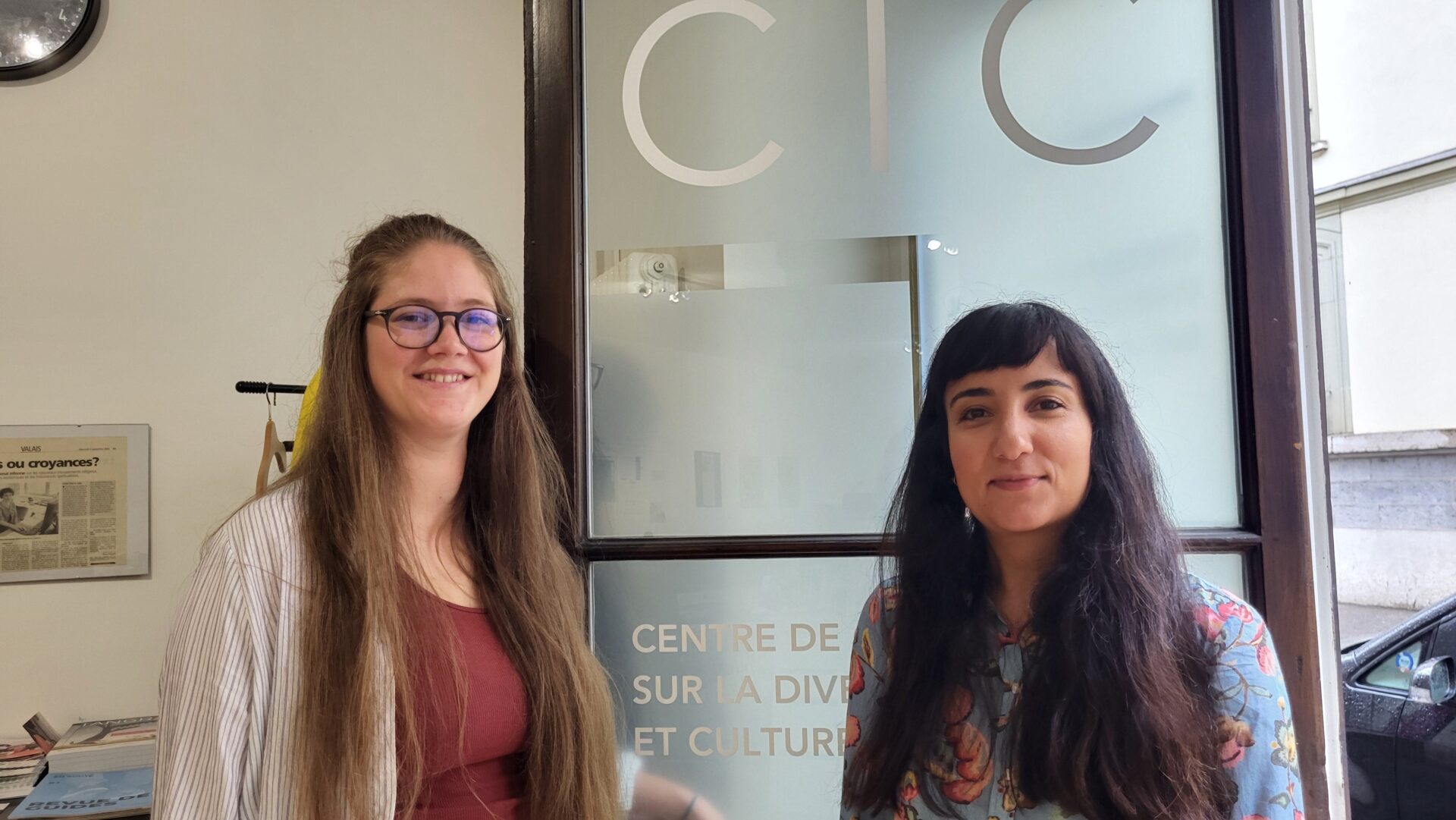 Manéli Farahmand et Juliette Salzmann, chercheuses au Centre intercantonal d’information sur les croyances (CIC) | © Lucienne Bittar