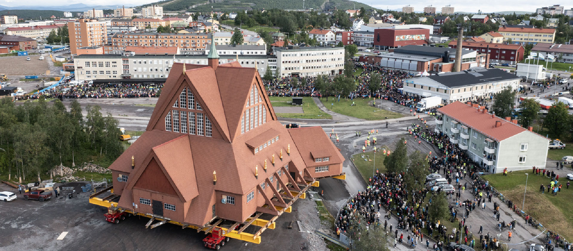 L'église de Kiruna, Large de 40 m et pesant 672 tonnes, se déplace à la vitesse max de 1 km/h | © Keystone /TT News/Fredrik Sandberg 