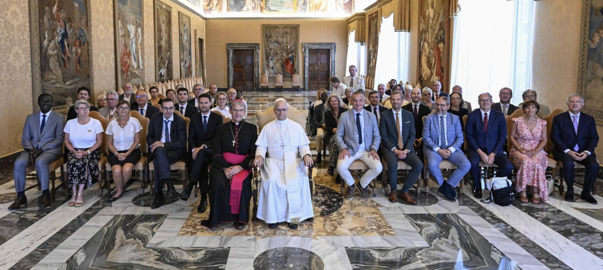 Le pape Léon XIV a rencontré, le 28 août 2025, une quarantaine d'élus du Val-de-Marne | © Vatican Media