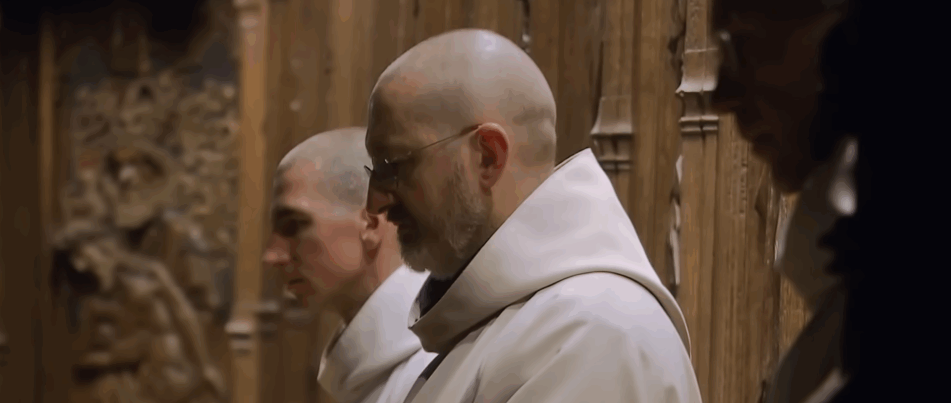 Moines de l'Abbaye d'Hauterive (FR) | capture d'écran du reportage "À quelques pas de l'infini" (RTS-2021) 