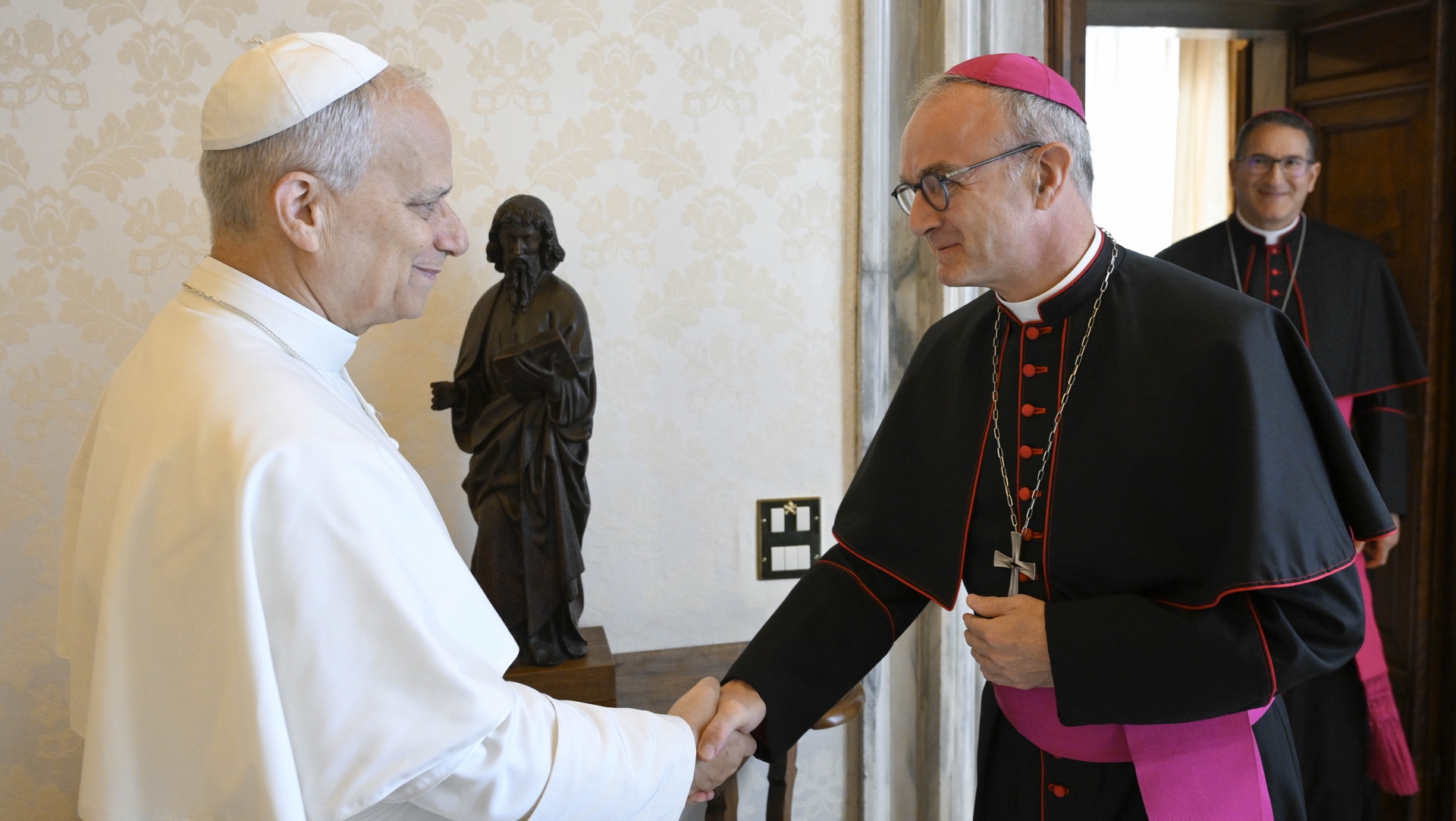 Le pape Léon XIV reçoit Mgr Thibault Verny, responsable de la protection des mineurs | Vatican Media