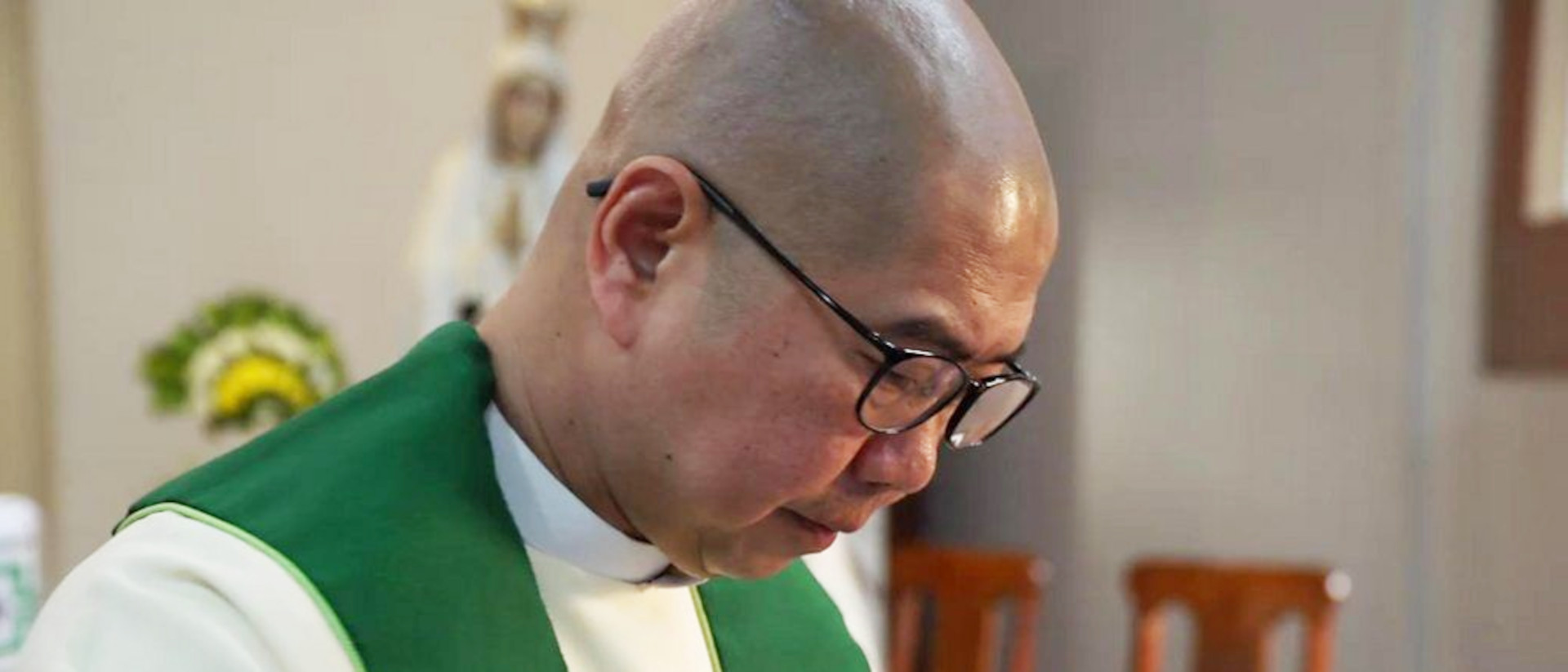 Le Père  Flaviano Villanueva est un ardent défenseur des droits humains aux Philippines | capture d'écran www.bbc.com