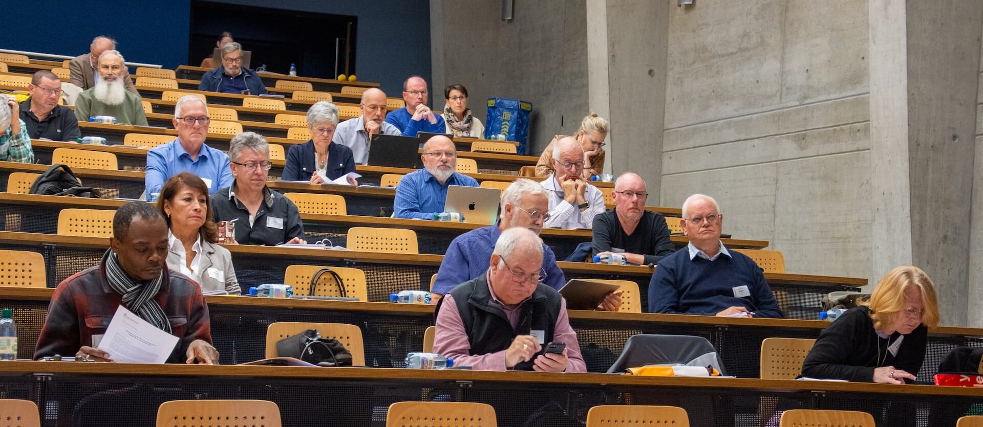 Les délégués à l'assemblée de la Corporation ecclésiastique fribourgeoise (CEC), le 4 octobre 2025, ont scruté le passé et le futur de l'institution | © Véronique Benz