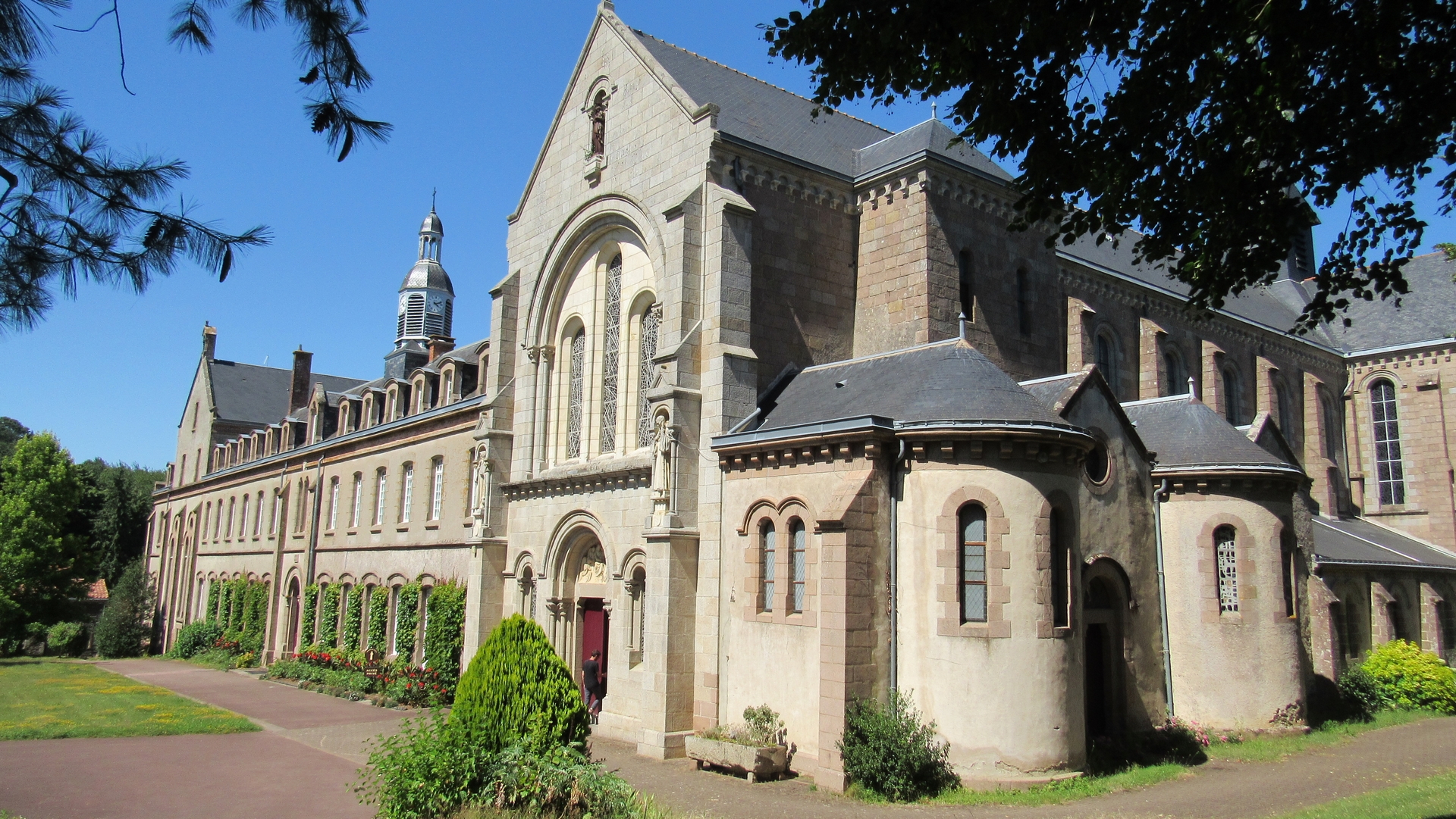 L'abbaye de Bellefontaine sera reprise par les bénédictins du Barroux | wikimedia commons CC-BY-SA-2.0