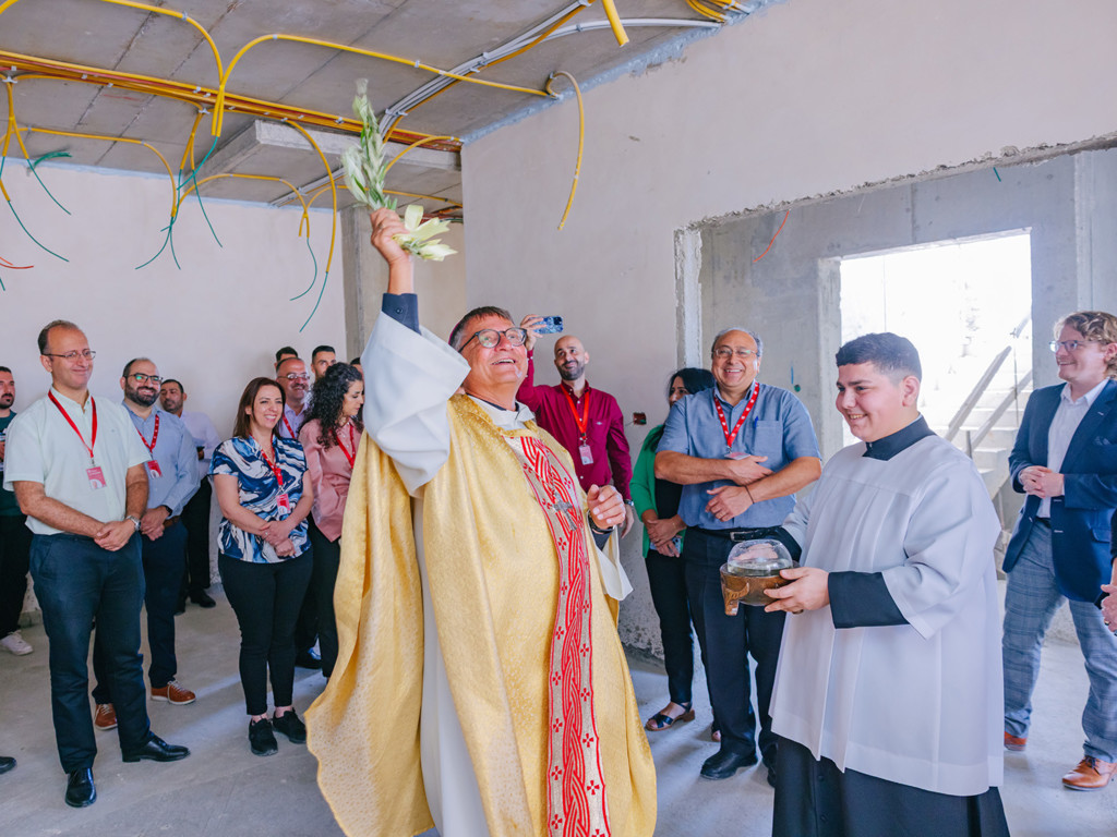 Bénédiction par Mgr Gmür à l’Hôpital de l’Enfance Bethléem, 21 octobre 2025 | ©  Secours aux Enfants Bethléem