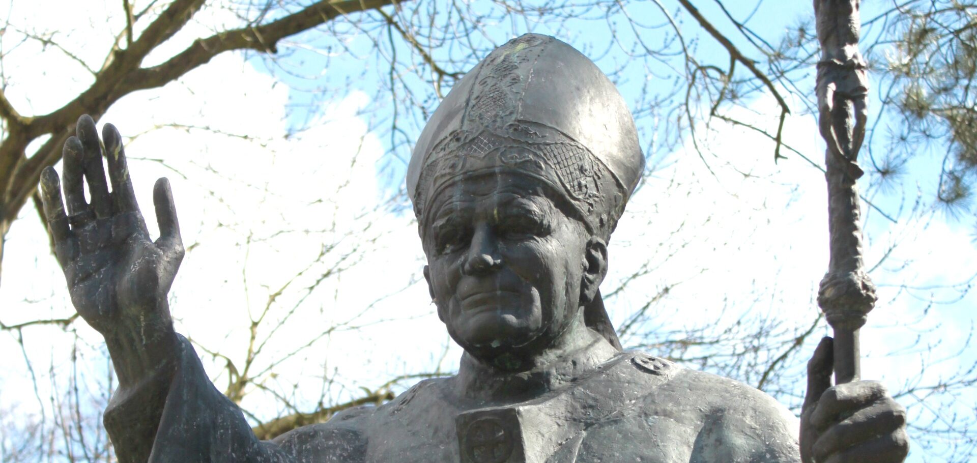 Une statue de Jean Paul II a été vandalisée dans le sillage des manifestations pro-Gaza à Rome | photo d'illustration © Bernard Litzler