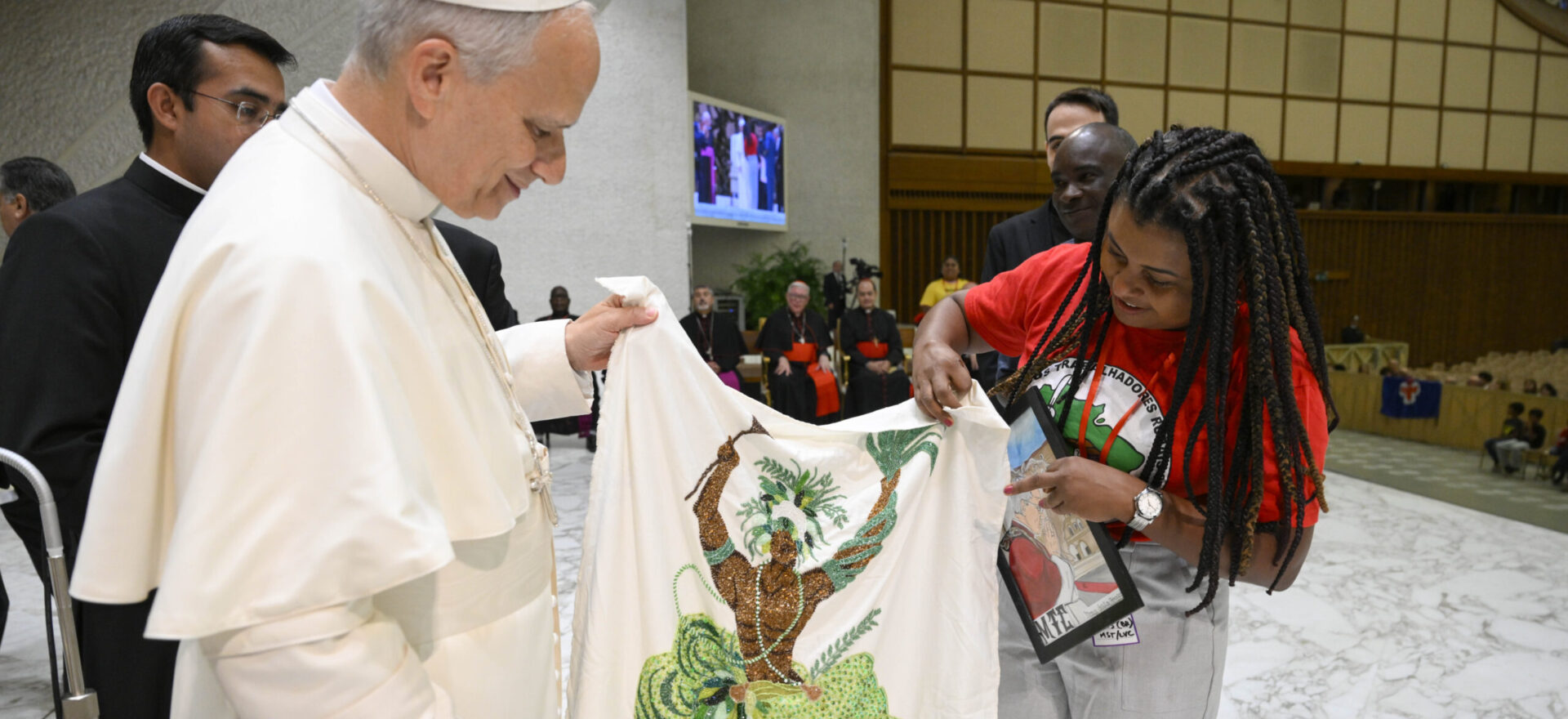 Le pape Léon XIV a reçu, le 23 octobre 2025, des représentants de mouvements populaires | © Vatican Media
