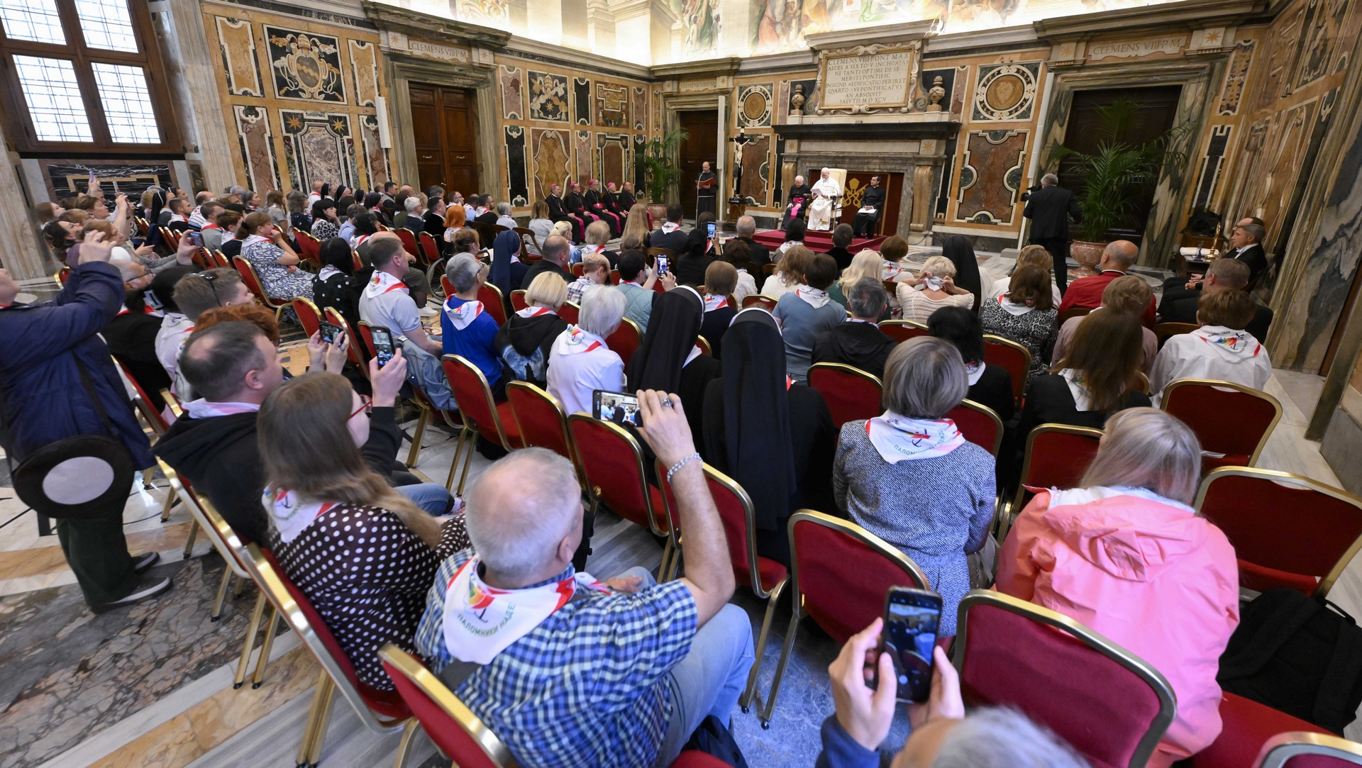 Les pèlerins russes ont été reçus par le pape Léon XIV | © Vatican Media 