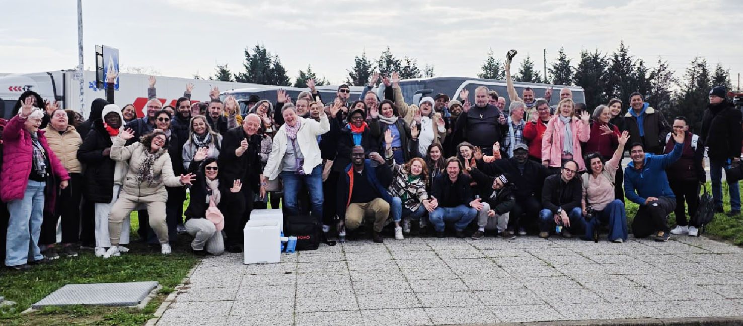 En route pour le jubilé des pauvres à Rome, une partie des pèlerins romands prend la pause | © Pascal Bregnard