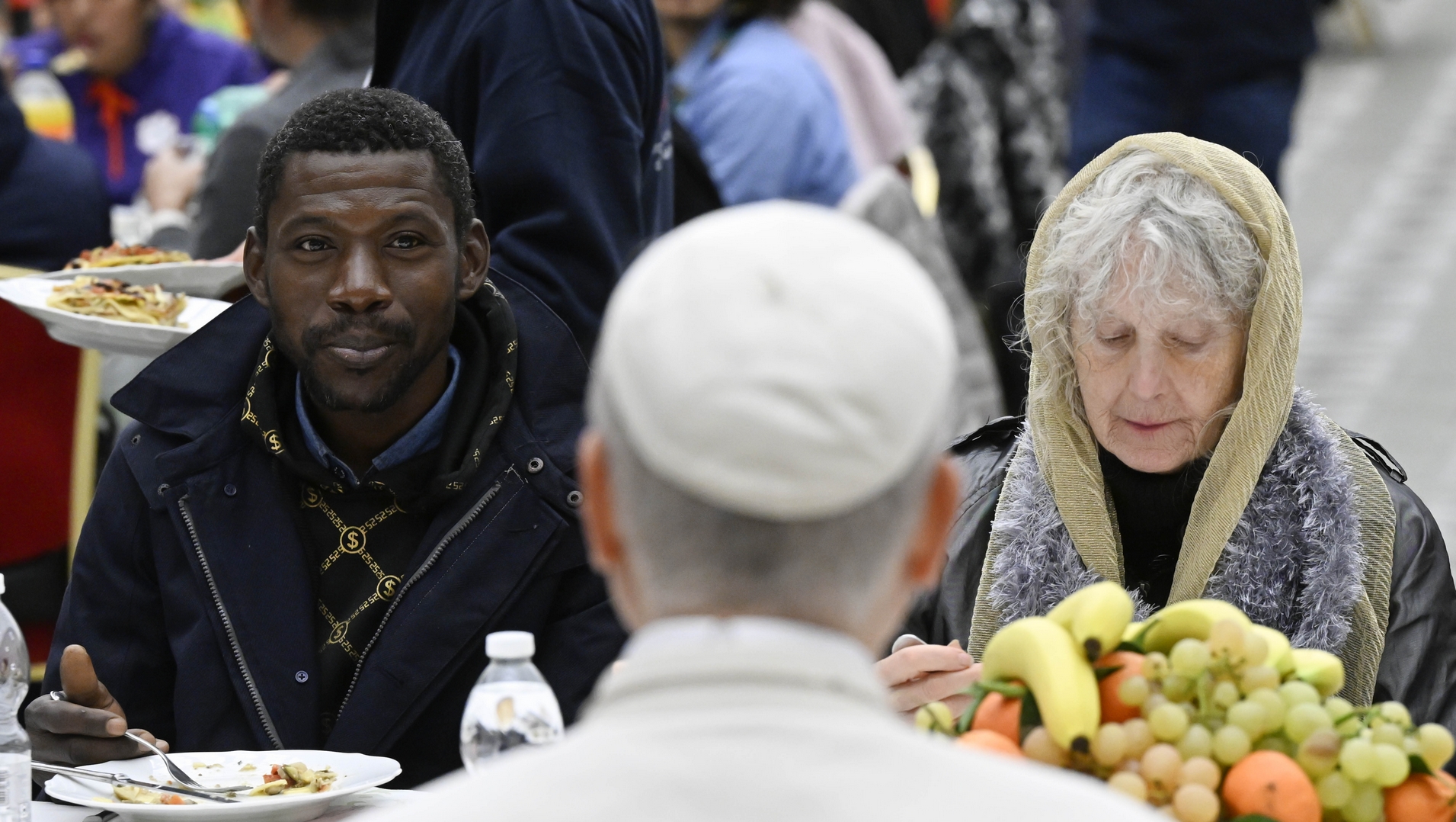 Les pauvres ont partagé la table avec le pape Léon XIV  | © Vatican Media