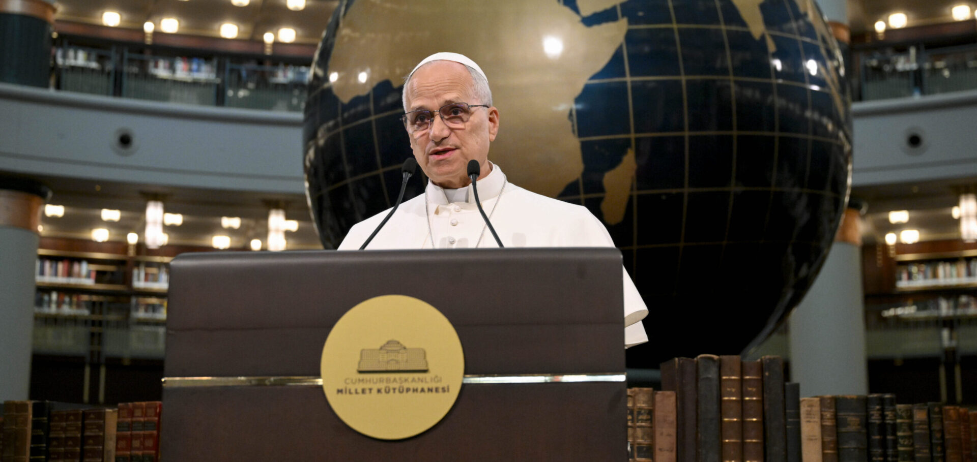 Dans la Grande bibliothèque nationale de Turquie, le 27 novembre 2025, le pape Léon XIV a appelé le pays a encourager sa diversité | © Vatican Media