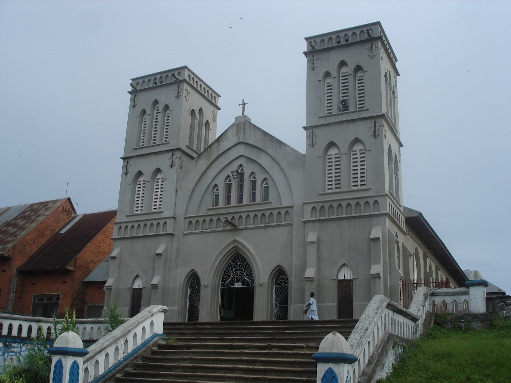 La cathédrale Notre-Dame du Très Saint Rosaire de Kisangani | © CC BY-SA 3.0 Wikipedia / Piet Clement