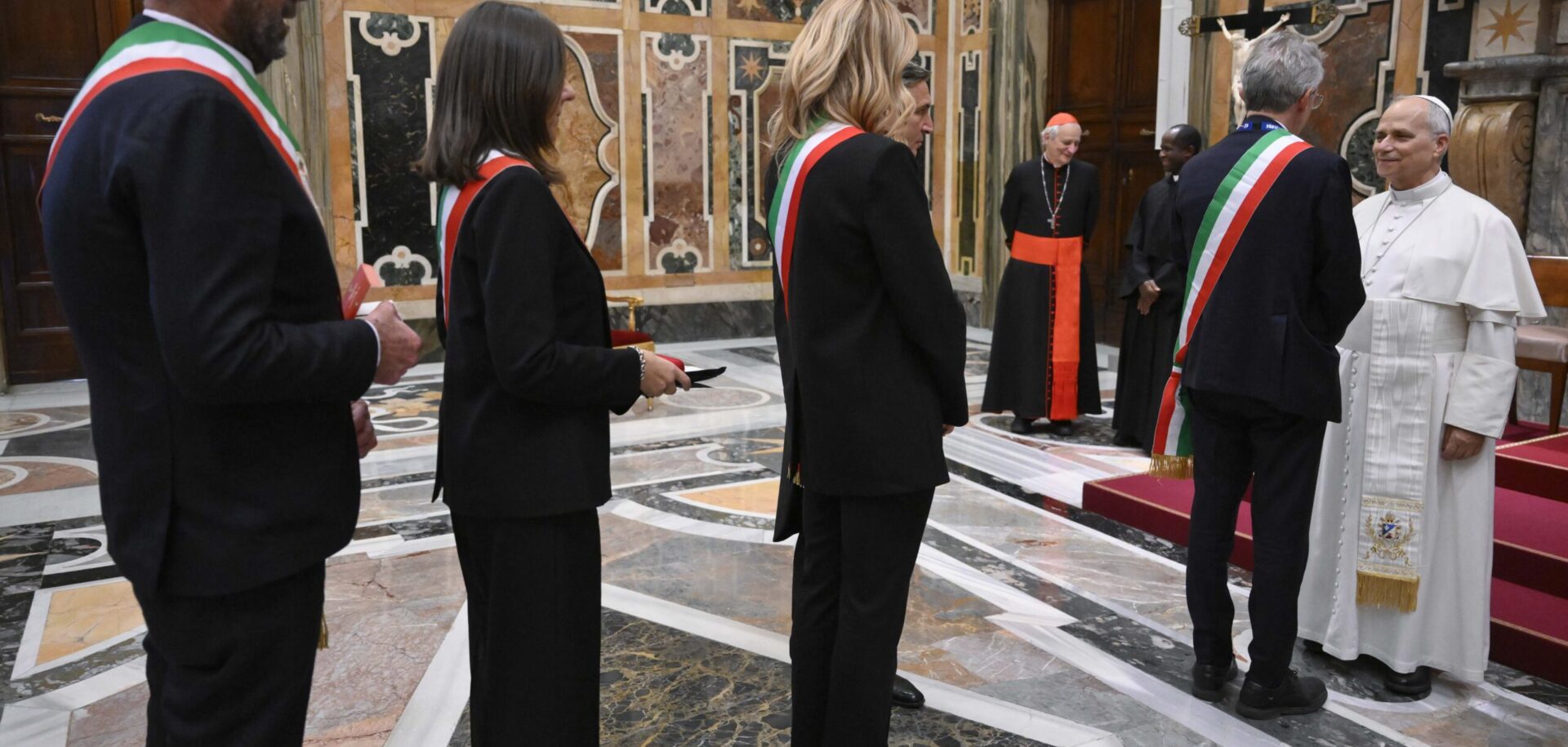 Le pape Léon XIV a rencontré des maires de localités italiennes, le 29 décembre 2025 | © Vatican Media