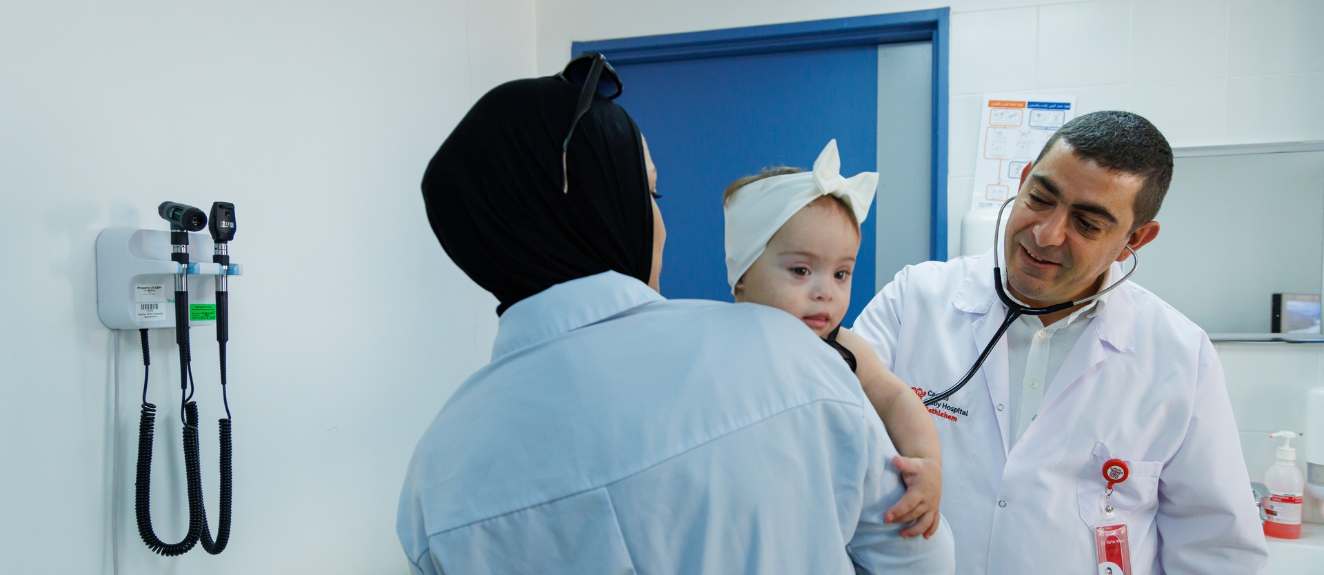 Suivie par les médecins du Caritas Baby Hospital de Bethléem, Karmel progresse bien. | © Andrea Krogmann