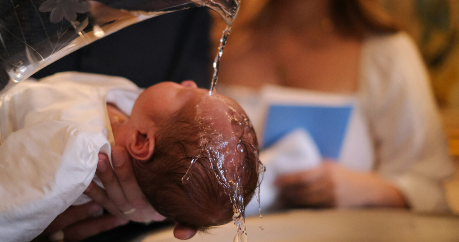 En Suisse, l'appartenance religieuse reste une question de transmission familiale | © Unsplash/Julia Michelle