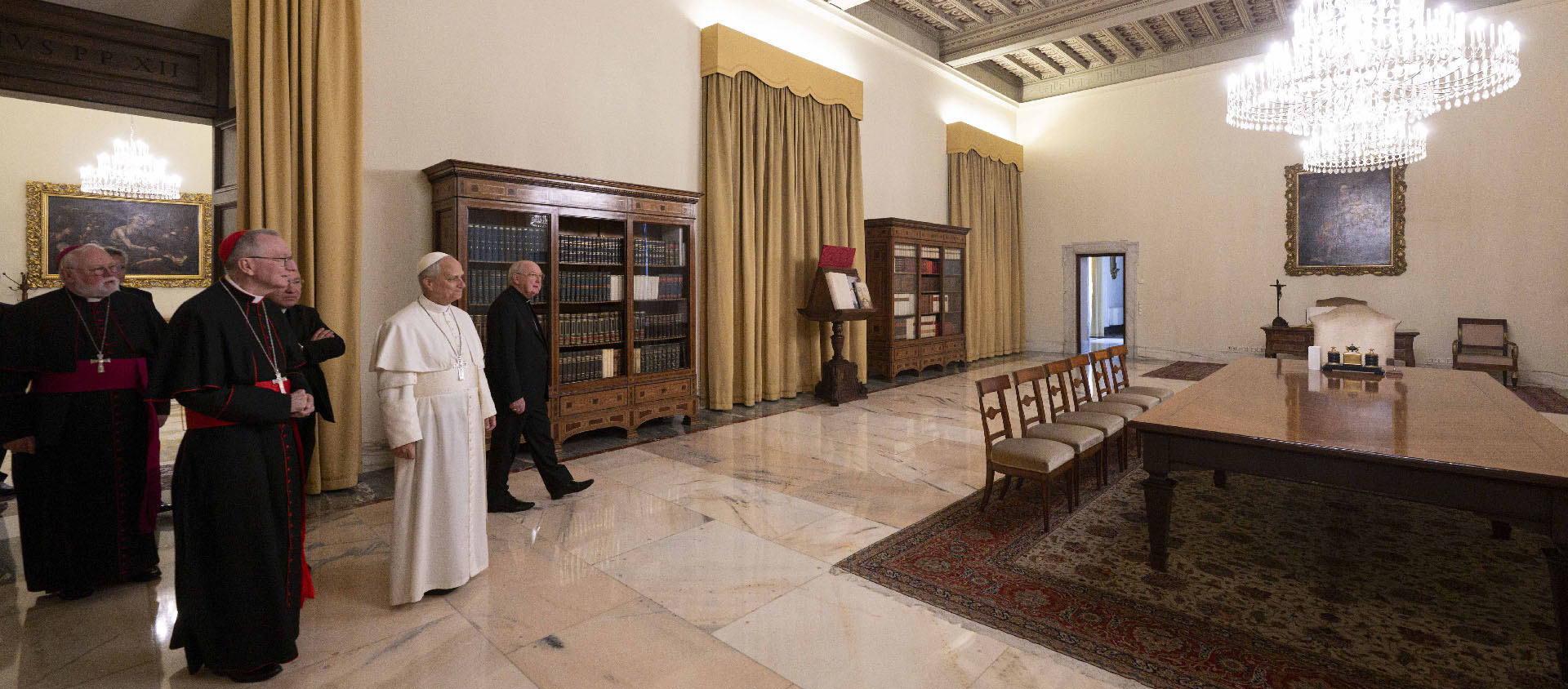 Le 11 mai, le pape découvrait les appartements pontificaux. Il emménagera au-dessus des lieux, sous les combles | © Vatican Media