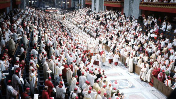Procession de la fin du Concile Vatican II dans la basilique Saint-Pierre | kath.ch / DR