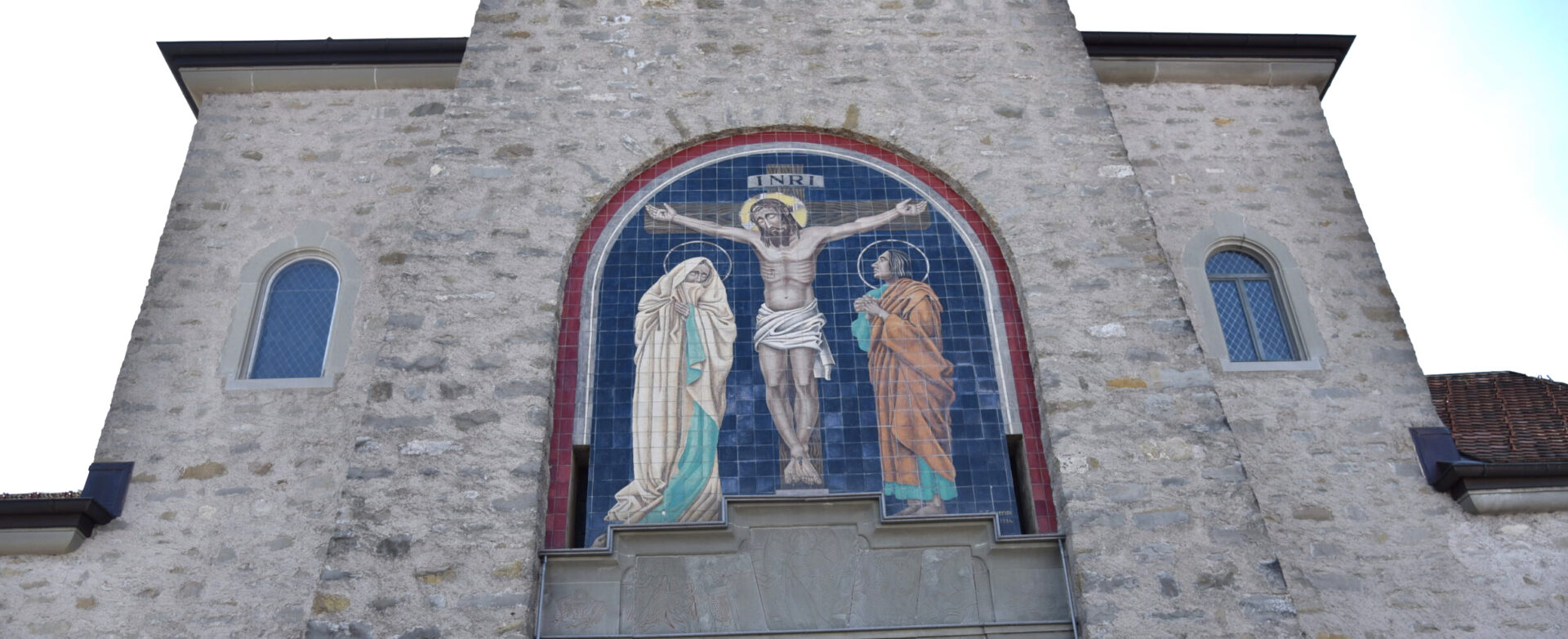 Façade de l'église de Semsales, dans le canton de Fribourg | © Raphaël Zbinden