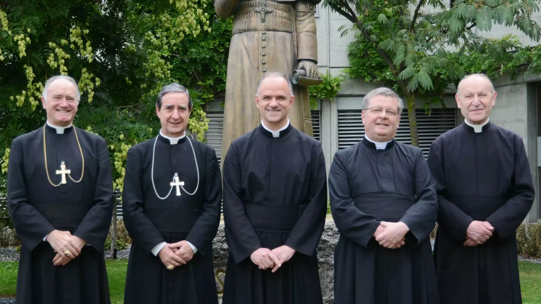 Les responsables de la FSSPX. L'abbé Pagliarani est au centre | FSSPX 