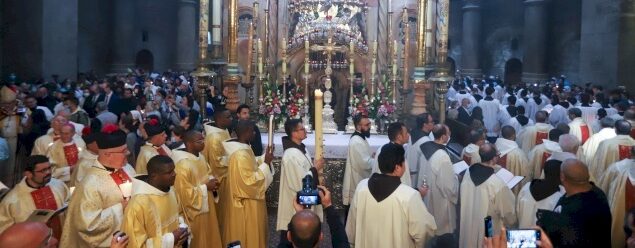 Célébration du dimanche de Pâques dans l'église du Saint-Sépulcre, à Jérusalem | © Patriarcat de Jérusalem