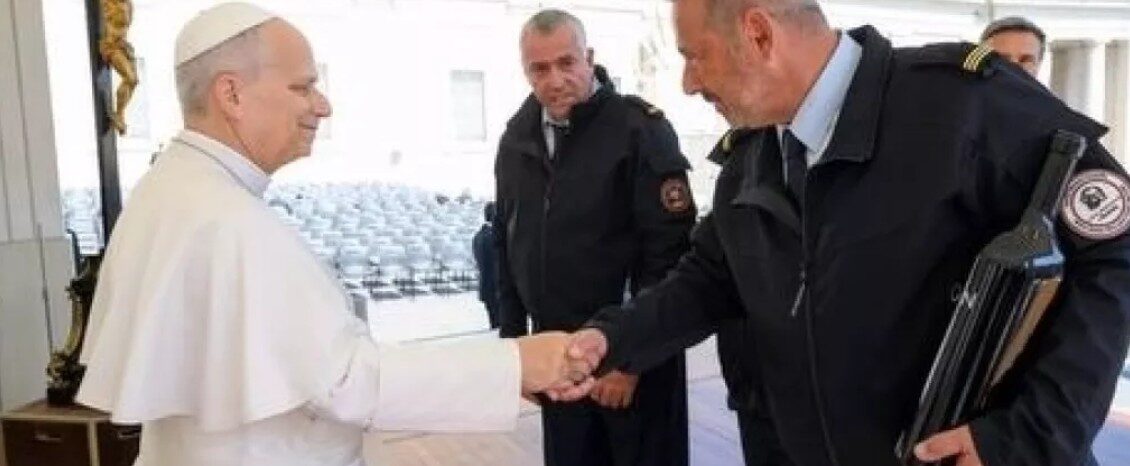 Le chef des pompiers de Crans-Montana, David Vocat, a rencontré le pape Léon XIV le 25 mars 2026 | © DR
