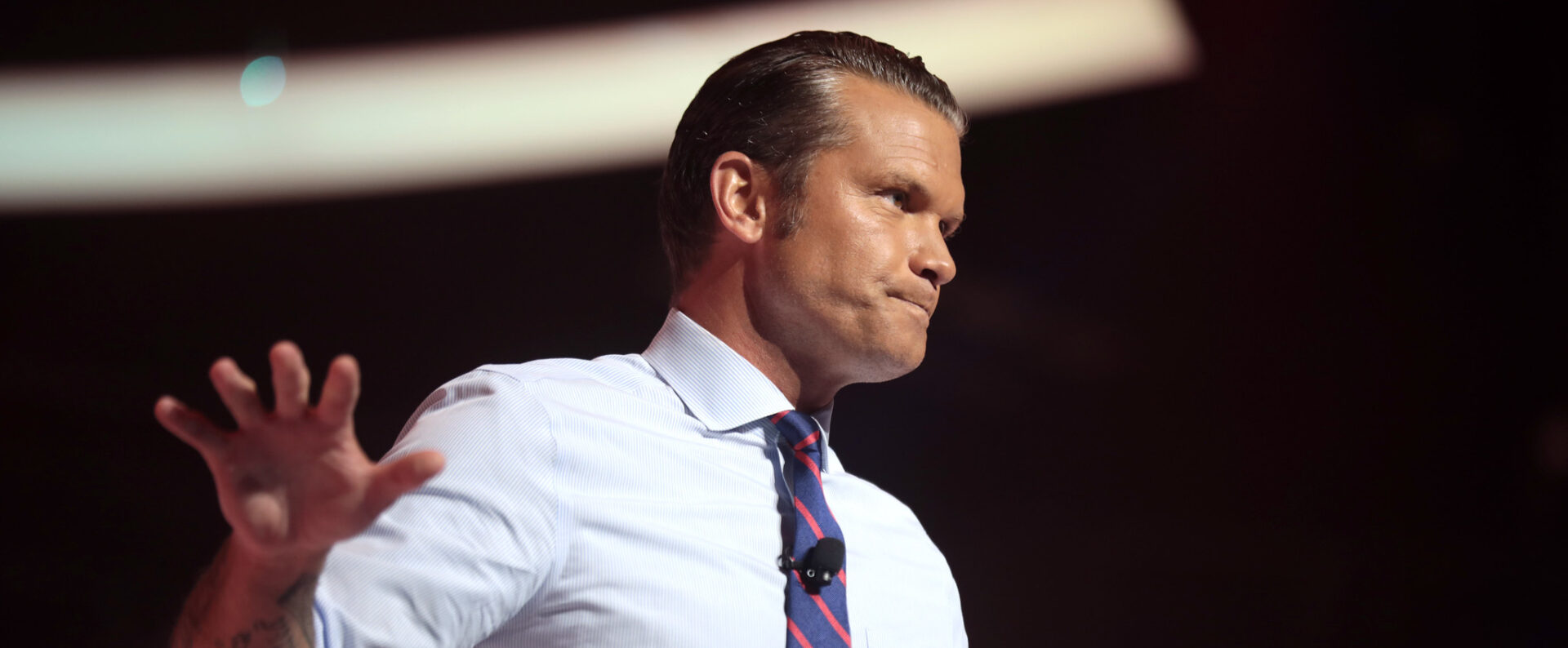 Le secrétaire à la Défense Pete Hegseth a déclenché une polémique en citant une prière tirée du film "Pulp Fiction" | © Gage Skidmore/Flickr/CC BY-SA 2.0