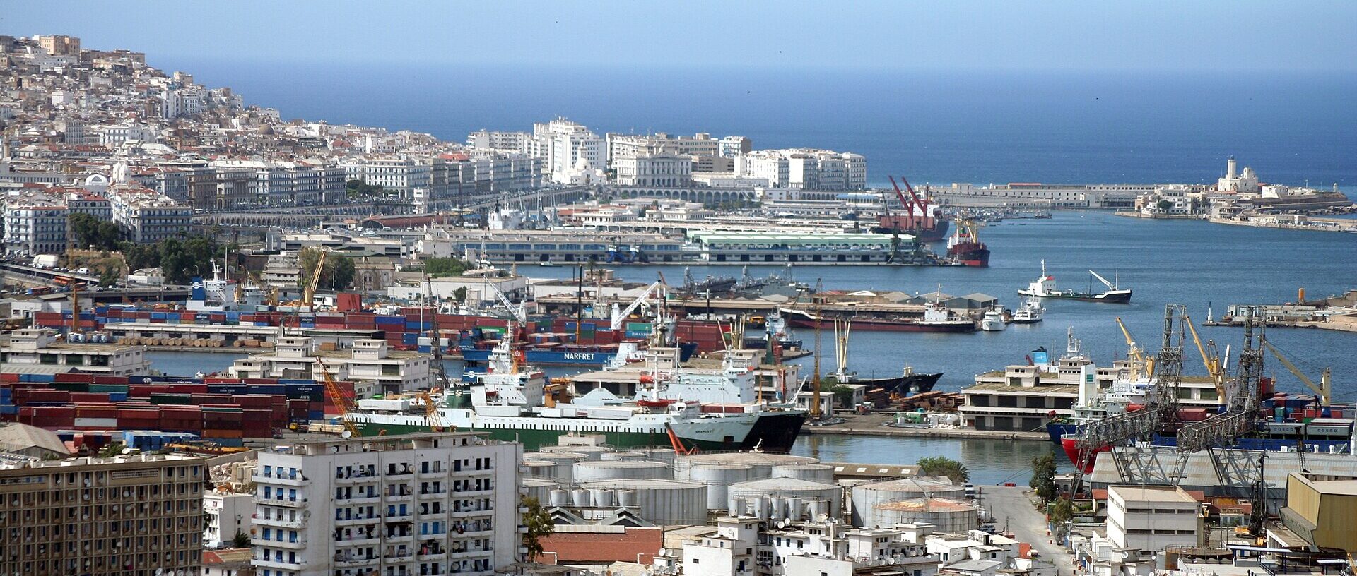 Le voyage du pape en Algérie s'annonce diplomatiquement complexe | photo: le port d'Alger © Ludovic Courtès/Wikimedia Commons/CC BY 3.0