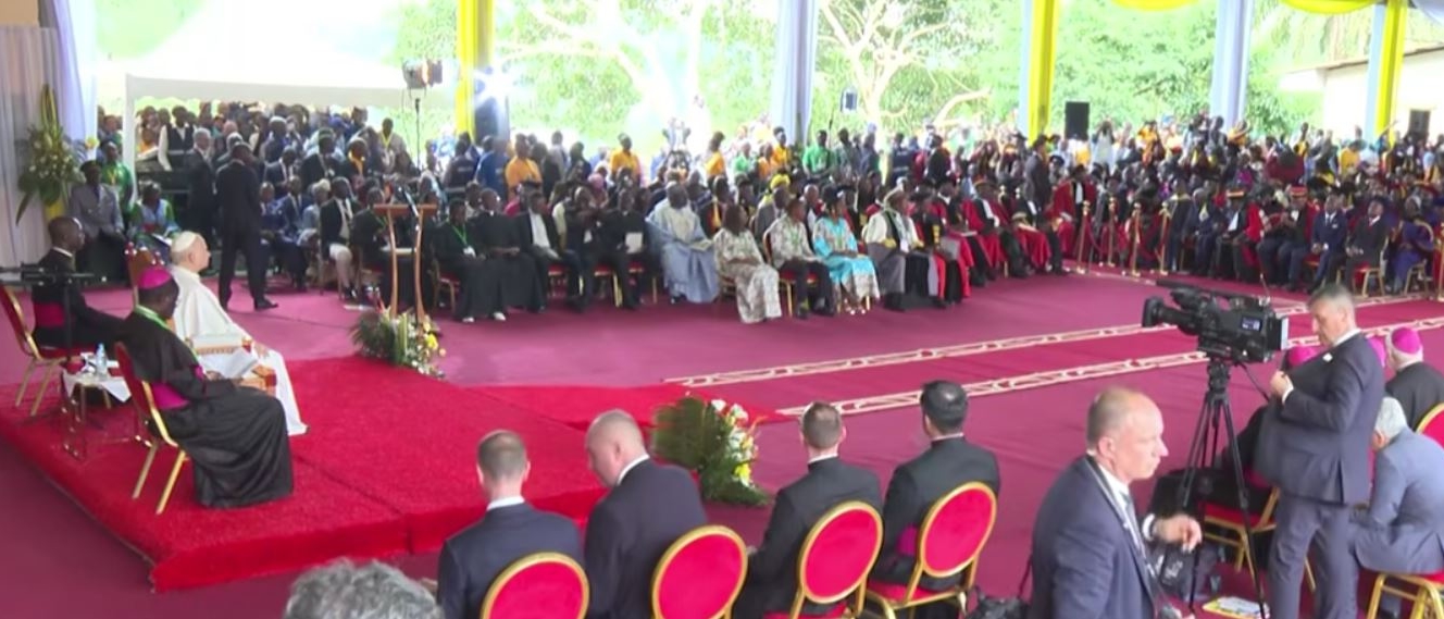 Le pape Léon XIV à l'Université catholique d'Afrique centrale, le 17 avril 2026. © Capture d'écran YouTube - Vatican Media.