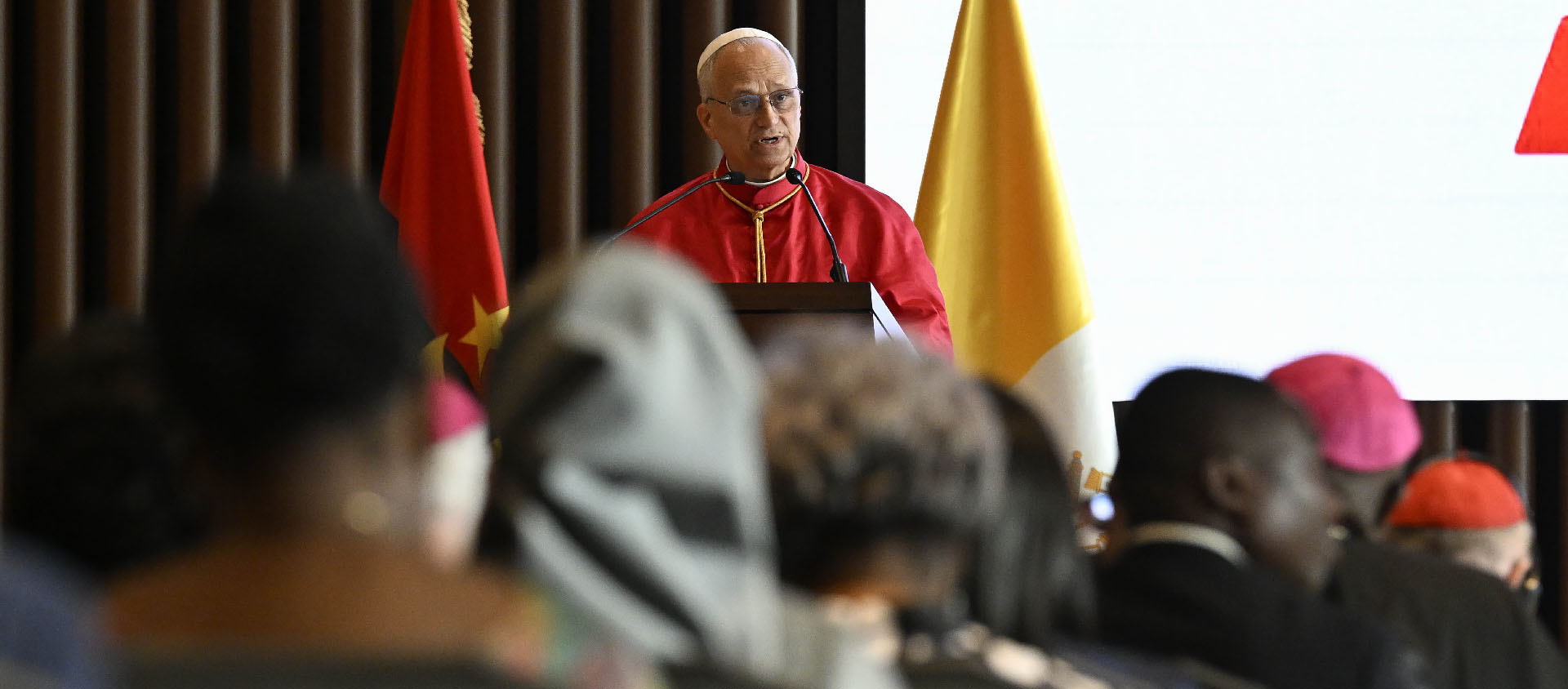 Arrivé en Angola, le pape a exhorté à ne pas étouffer «les visions des jeunes et les rêves des anciens» | © Vatican Media