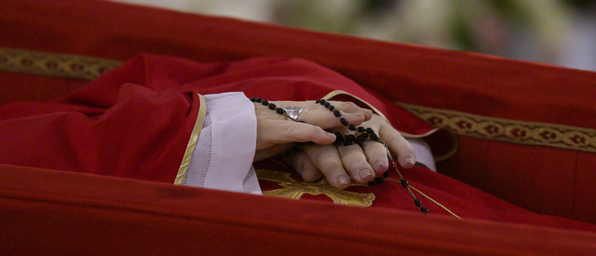 Le pape François a été placé dans son cercueil le 22 avril 2025, au lendemain de son décès | © Vatican Media