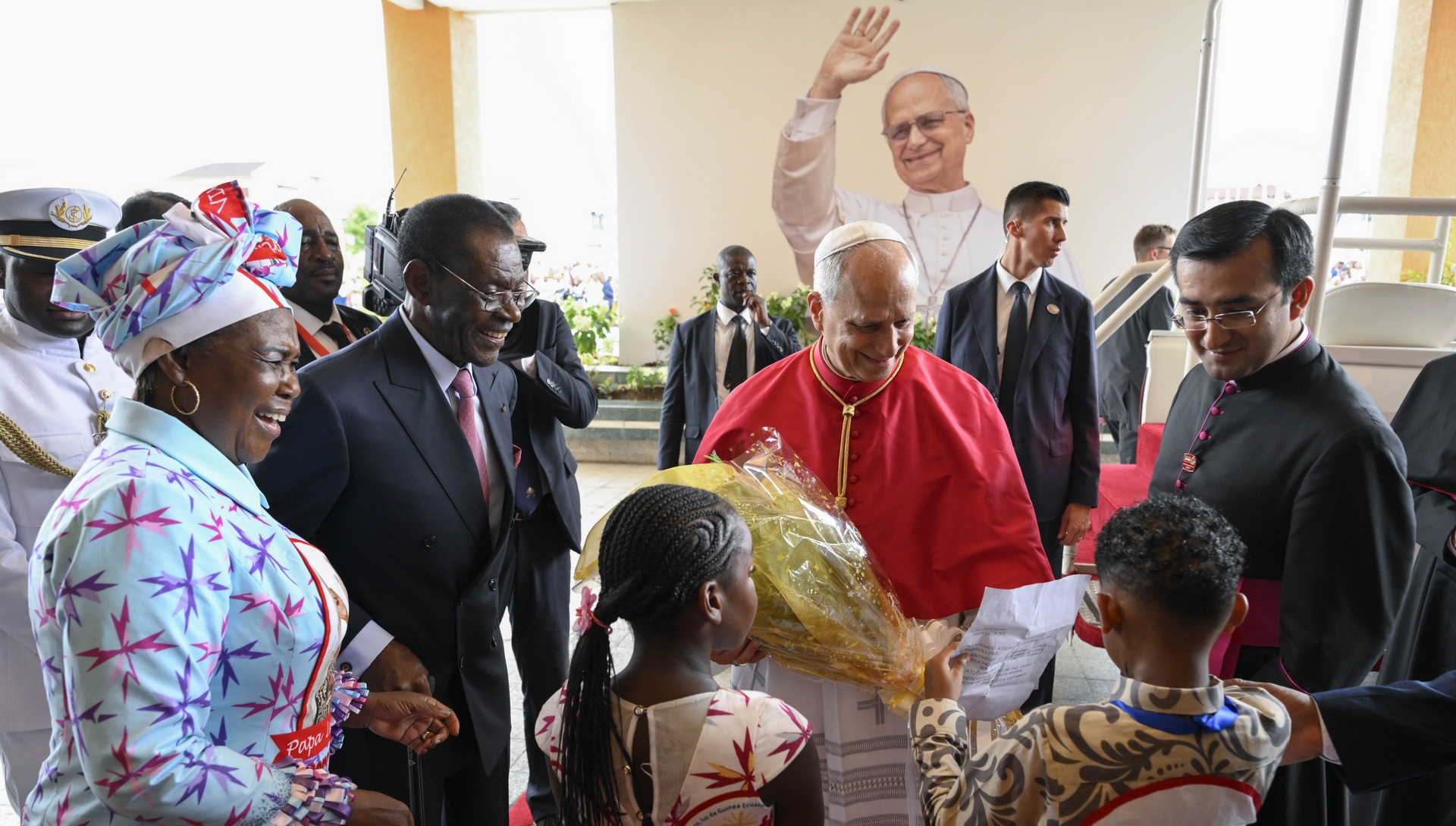 Le pape Léon XIV a été acceuilli par le président Teoidoro Obiang |  Vatican Media