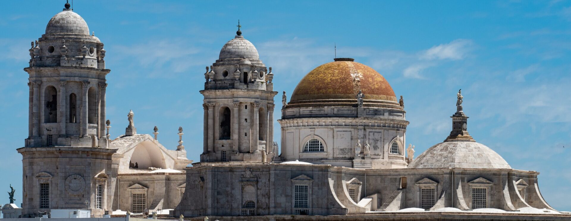 Les toits de la cathédrale de Cadix, au sud de l'Espagne | © ebor/Pixabay